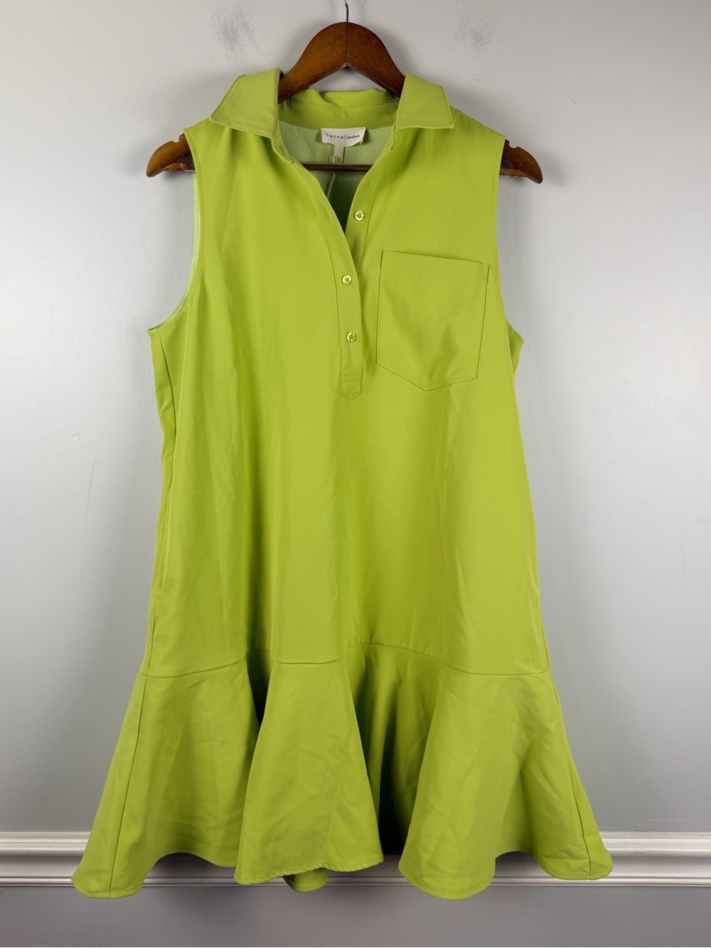 New Entro bright green mini ruffle hem dress size medium